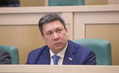 Совет Федерации одобрил поправки в финансовое законодательство, внесенные сенатором Полетаевым
