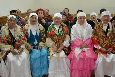 Клуб «Старшее поколение» БУ РА «УСПН Кош-Агачского района» провели 14 февраля на масляной неделе «День лакомки»