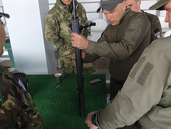 Сотрудники Сайлюгемского парка проходят обучение в стрелковом центре «Калашников»
